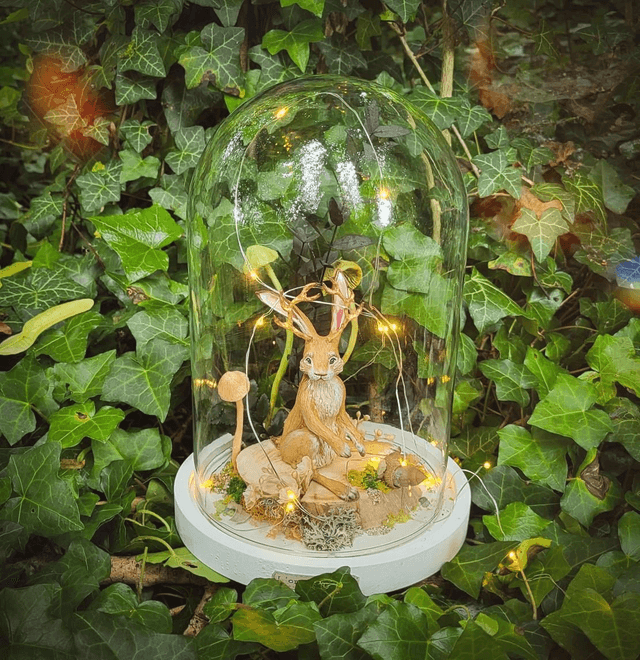 Le Jackalope aux yeux d&#039;or - Sculpture Fantastique 